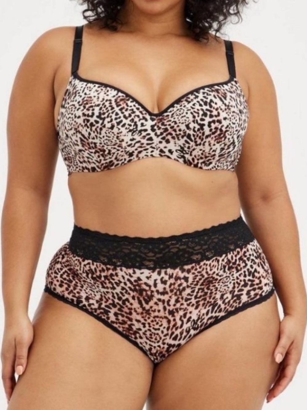 TORRID Full-Coverage Balconette Lightly Lined 42D 360 Back Smoothing Bra NWO